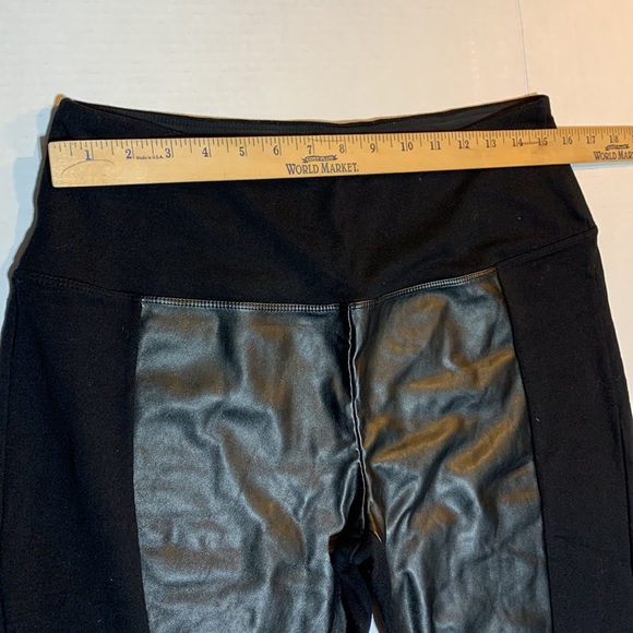 Ruby Ribbon Faux Leather Leggings size XL - Picture 4 of 7